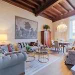 Apartment In With Piazza Views Lucca