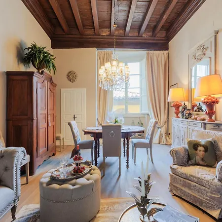 Appartement In With Piazza Views *