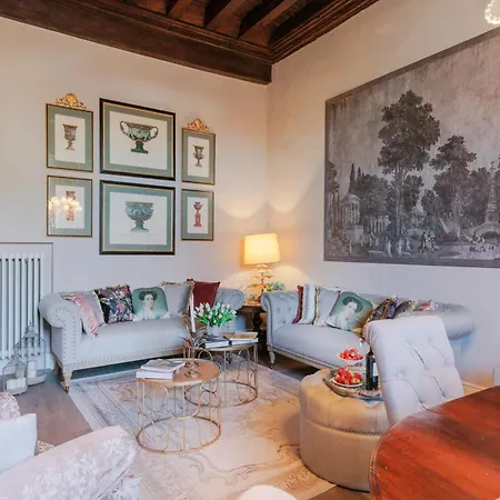 In With Piazza Views Appartement
