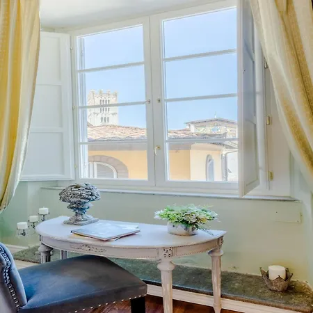 Appartement In With Piazza Views Lucca