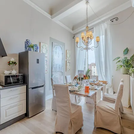 Appartement In With Piazza Views *