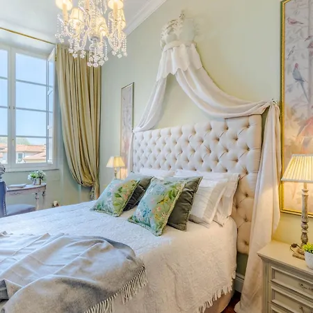 Appartement In With Piazza Views *