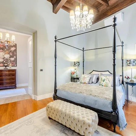 Appartement In With Piazza Views