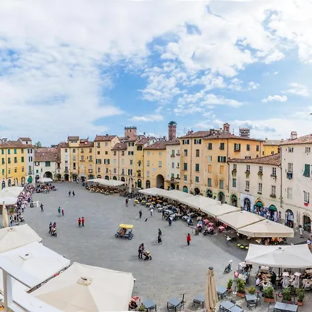 In With Piazza Views